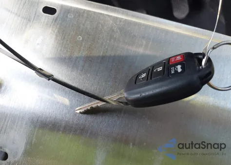 2017 Toyota Corolla Le z USA, uszkodzony, nr VIN 5YFBURHE4HP707590